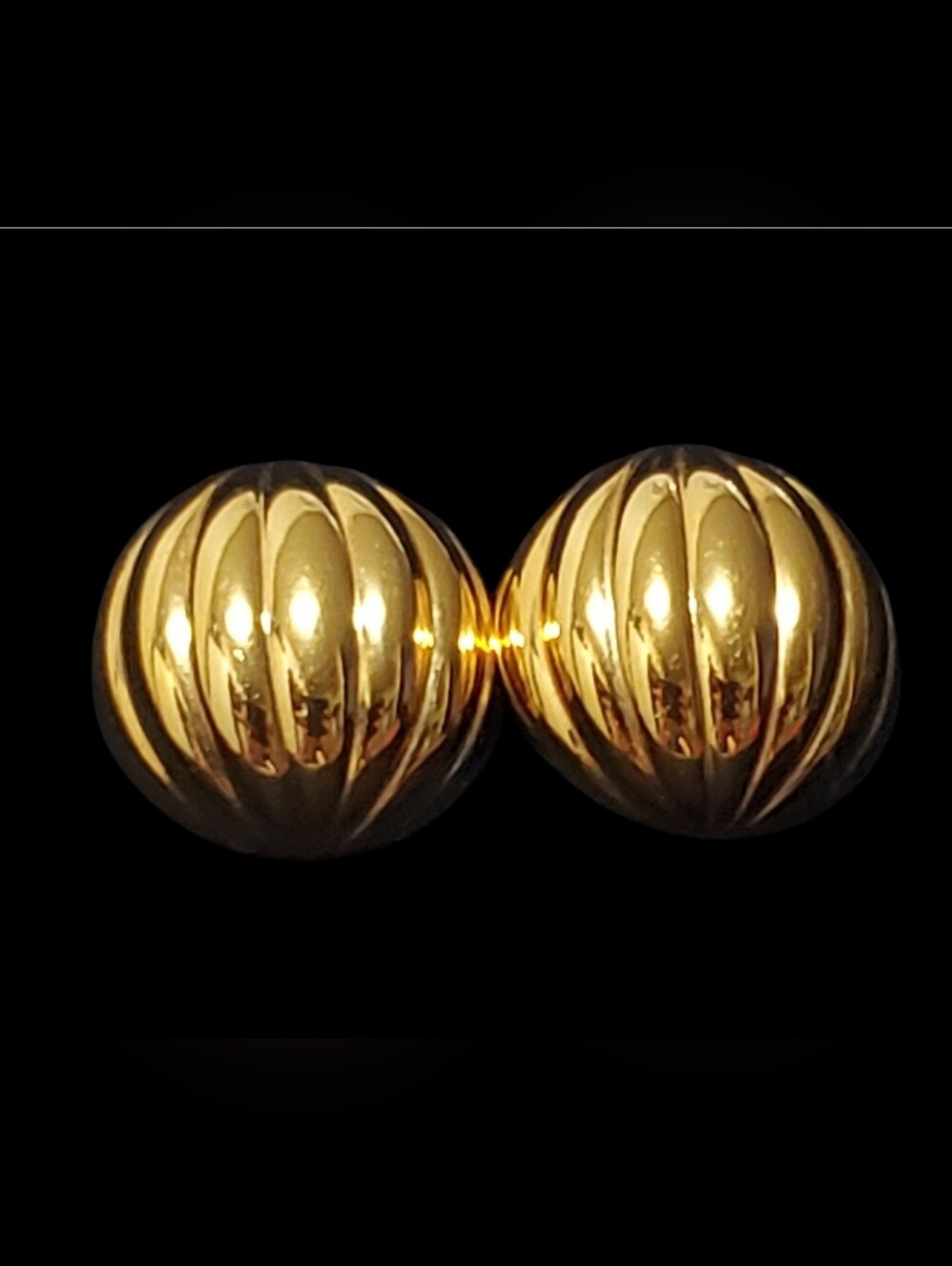 Vtg. Monet Ribbed Dome Clip-On